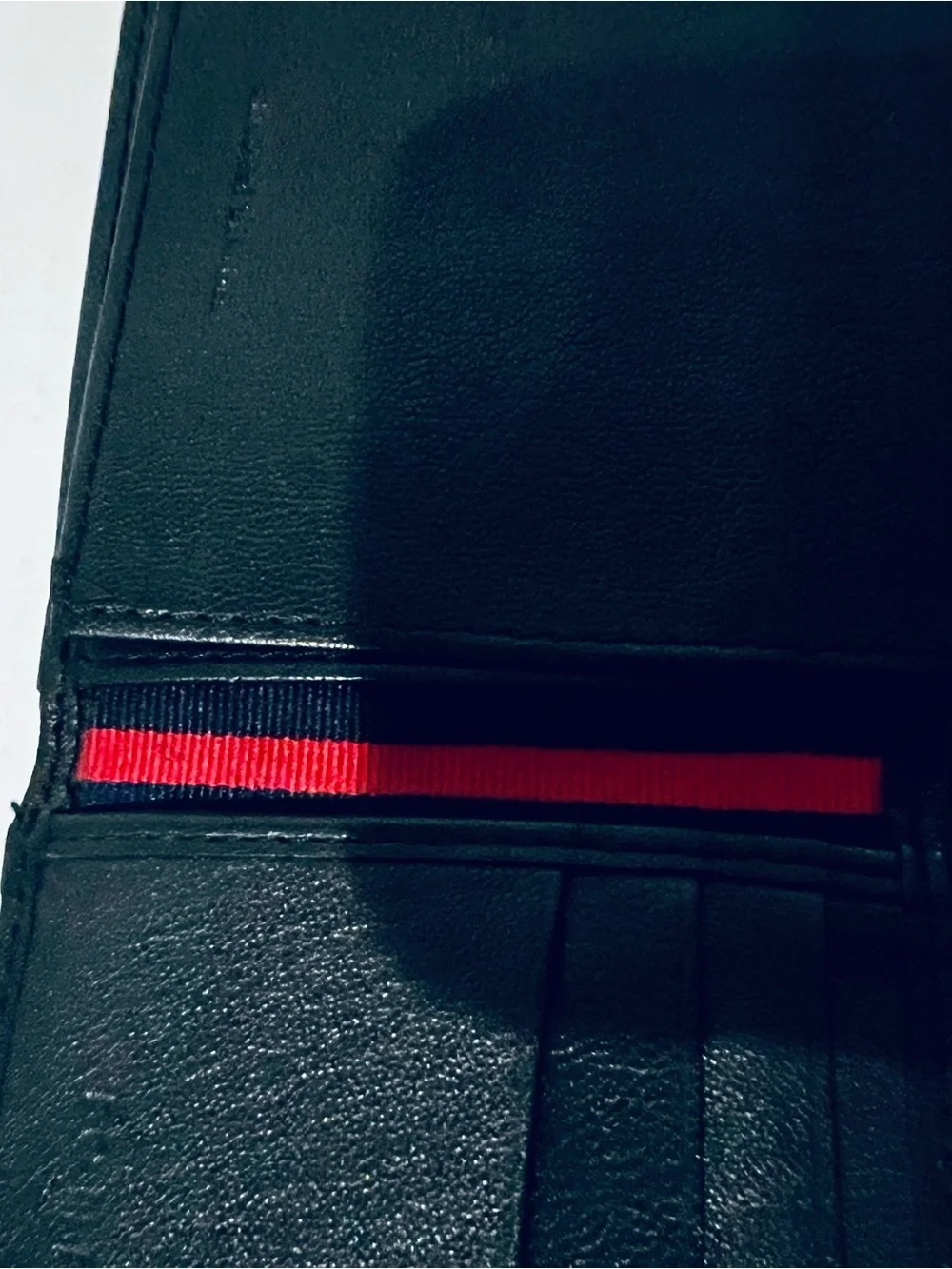 Tommy Hilfiger NEW Black Leather Fold Wallet with Signature Flag.  B9